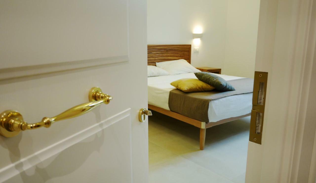 Palazzo San Lazzaro Bed & Breakfast Lecce Bagian luar foto