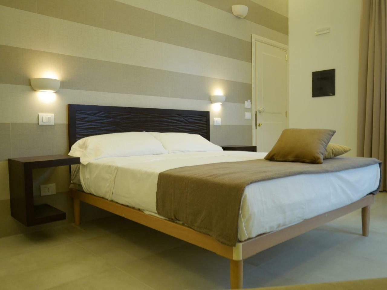 Palazzo San Lazzaro Bed & Breakfast Lecce Bagian luar foto