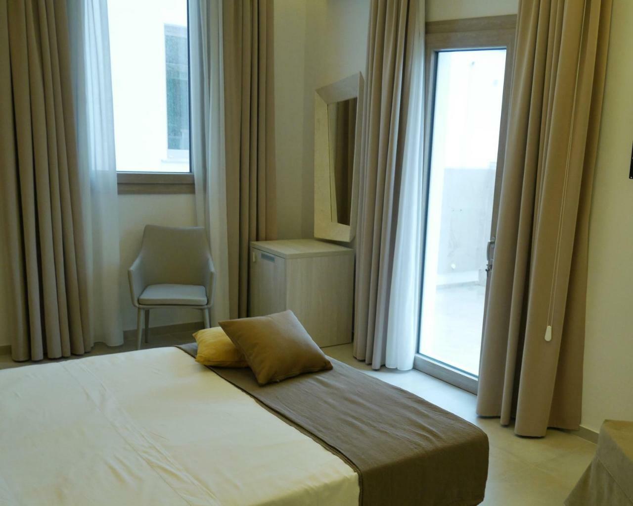 Palazzo San Lazzaro Bed & Breakfast Lecce Bagian luar foto