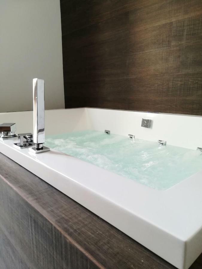 Palazzo San Lazzaro Bed & Breakfast Lecce Bagian luar foto